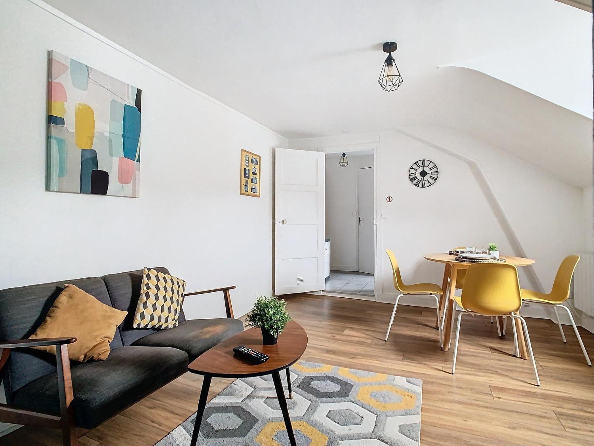 Appartamento Le René Pouteau Melun Esterno foto